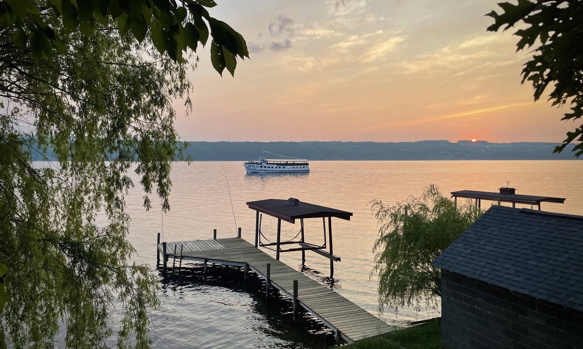 Valois House | Seneca Lake Waterfront Cottage with Hot Tub on Finger Lakes Wine Trail