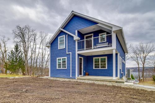 Valois Apartment | Seneca Lake Wine Trail Studio w/Balcony & Views!