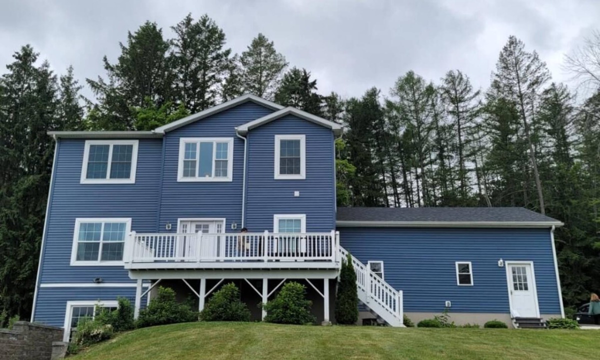 Town of Reading House | Seneca Summit: Lake view, private road