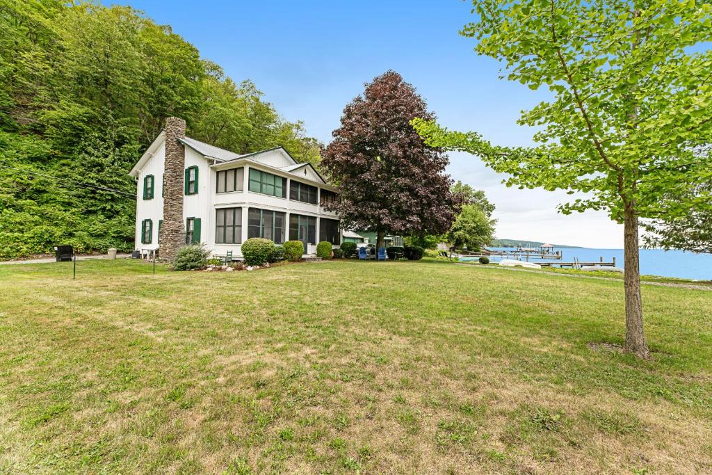 Rock Stream House | Seneca Vintage