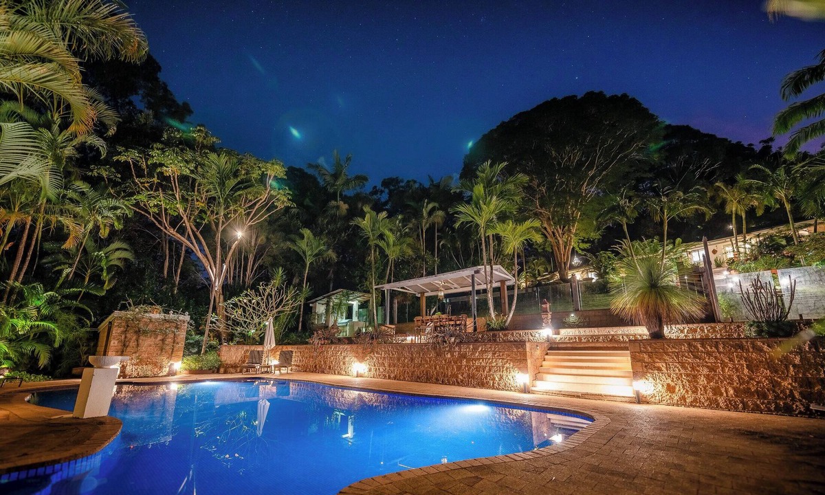 Sapphire Beach Bed & Breakfast | Sensom Boutique Bed and Breakfast