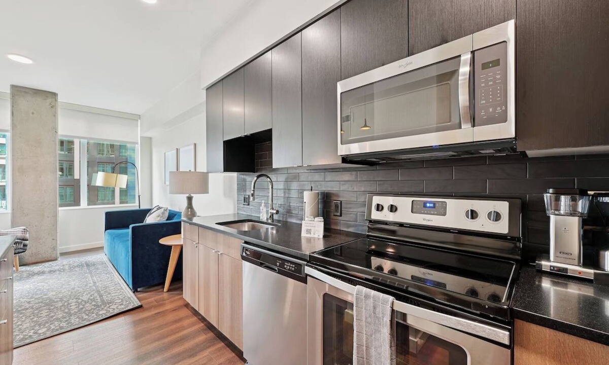 LoDo Hotel | Sentral Union Station | 1BR Apt with Full Kitchen | Pool | Entertainment Spaces