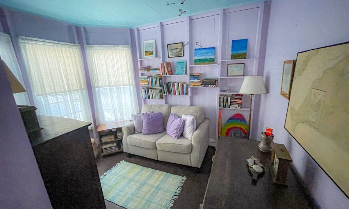 Oak Bluffs Cottage | September 2026 Available! 6 Beds! Walk to Beach, Ferry, Ocean Park and OB!