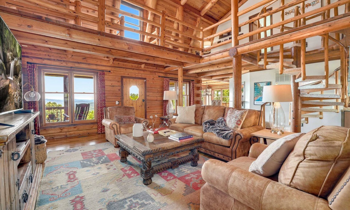 Fayetteville House | Sequoyah Lodge - 1.5 mi to DT