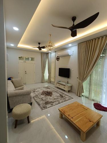 Dungun House | Serai Homestay