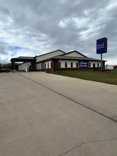 Sundance Hotel | Serena Inn & Suites