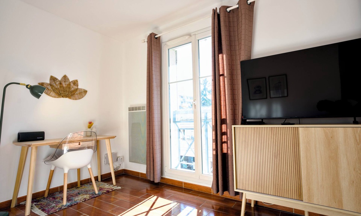 Poissy Apartment | Serene 1-bedroom apartment in charming Poissy perfect for relaxing stay