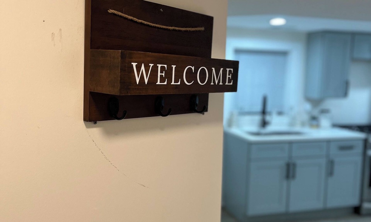 North Austin Apartment | Serene 2-bedroom apartment with AC in vibrant Chicago