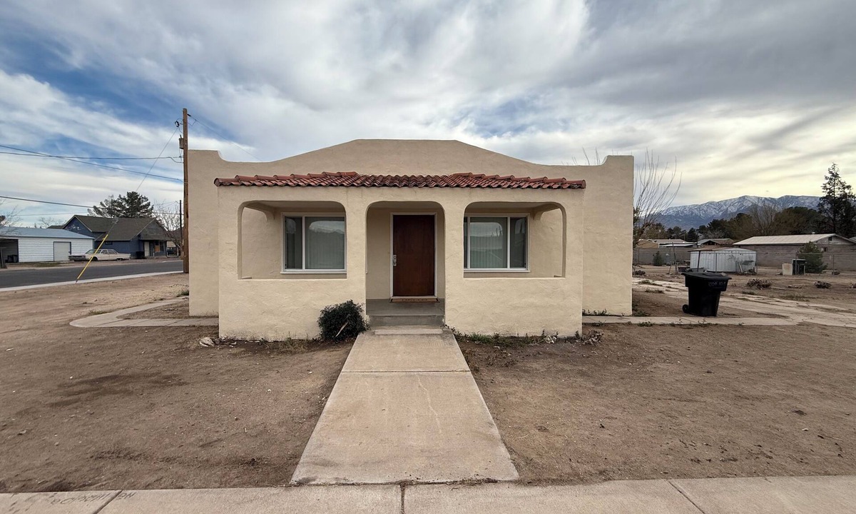 Safford House | Serene 2-bedroom house with AC in charming Safford
