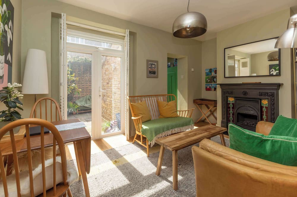 Waterloo House | Serene 2BD Home with Private Courtyard, Southwark
