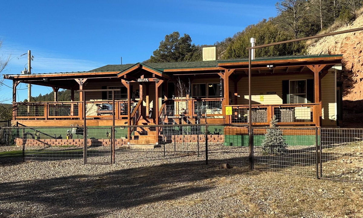 Ruidoso Cabin | Serene 3-bedroom cabin with deck in charming Ruidoso