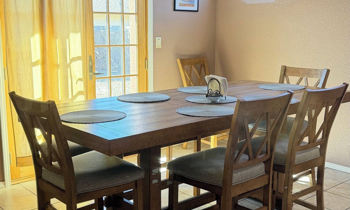 Alamogordo House | Serene 3-bedroom house perfect for relaxing stays in Alamogordo