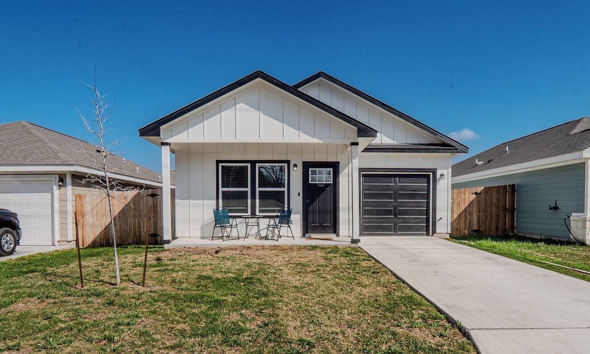 Seguin House | Serene 3-bedroom house with AC in charming Seguin