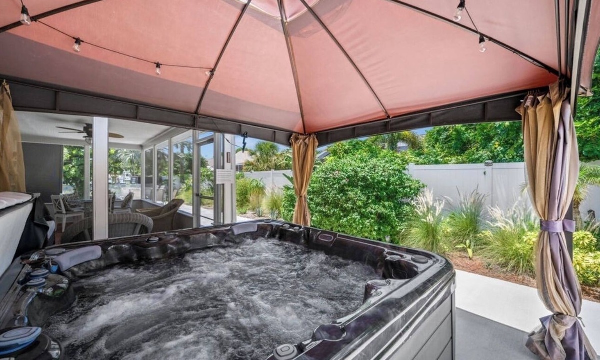 South Venice House | Serene 3-bedroom house with AC in charming Venice