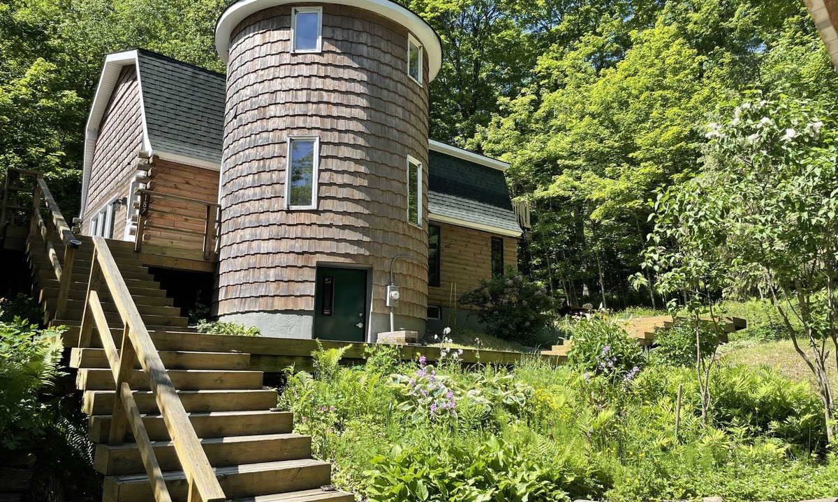 Berne Cabin | Serene 3 bedroom lake cabin with fireplace