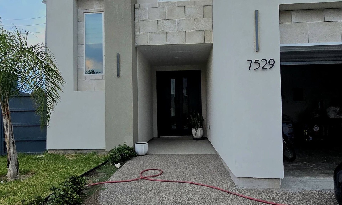 Laredo House | Serene 3-bedroom townhome with AC in charming Laredo