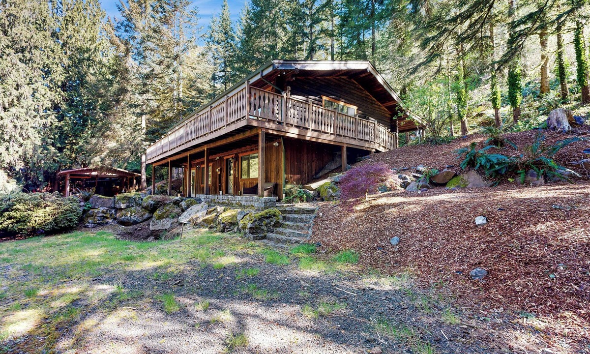 Kalama House | Serene 3 BR w/Kalama River View & Bike