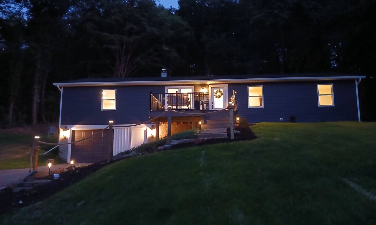Conestoga House | Serene 4-bedroom house with hot tub and a game room in charming Conestoga