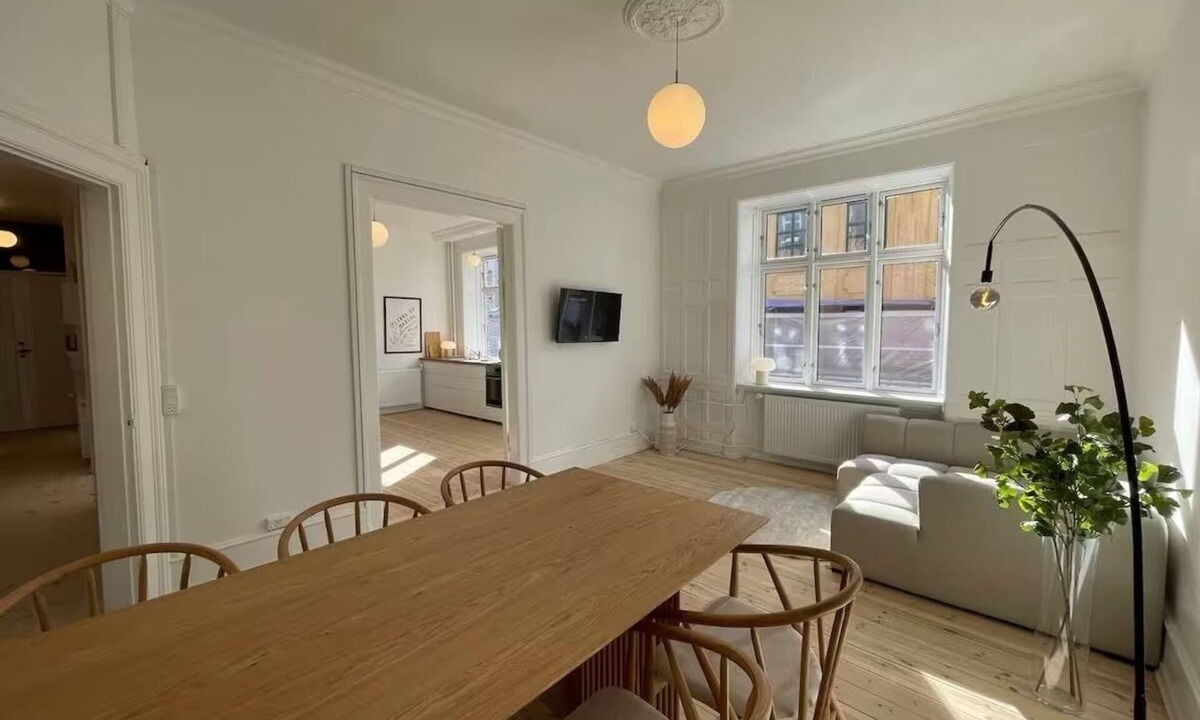 Osterbro Apartment | Serene 5-bedroom apartment with WiFi in charming København
