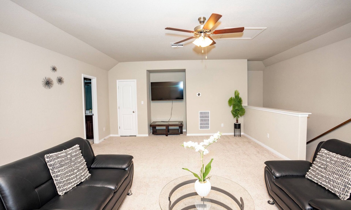 Pflugerville House | Serene Austin Escape a minute walk to the communal pool and gym
