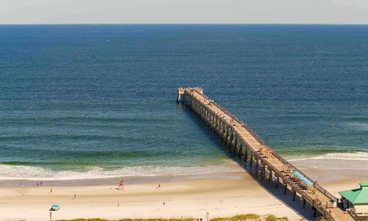 Neptune Beach Apartment | Serene beach condo - walk to the beach!