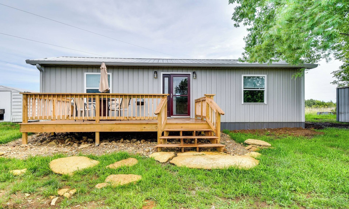 Bixby House | Serene Belgrade Hideaway with Fire Pit & Grill!