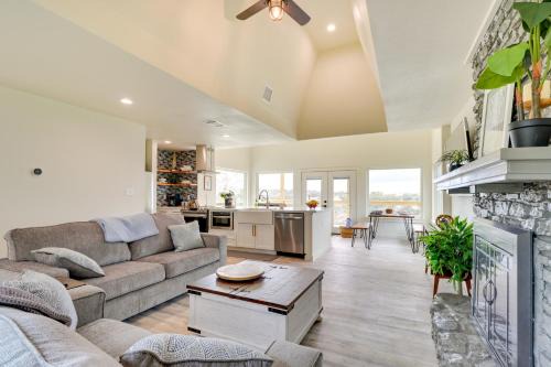 Burnet House | Serene Burnet Getaway w/Buchanan Lake Views!