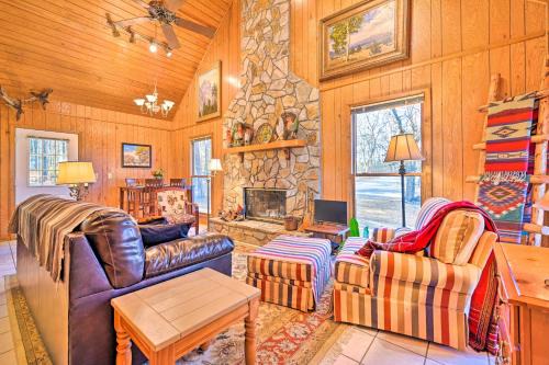 Fayetteville House | Serene Cabin with Riverfront Views and Access!