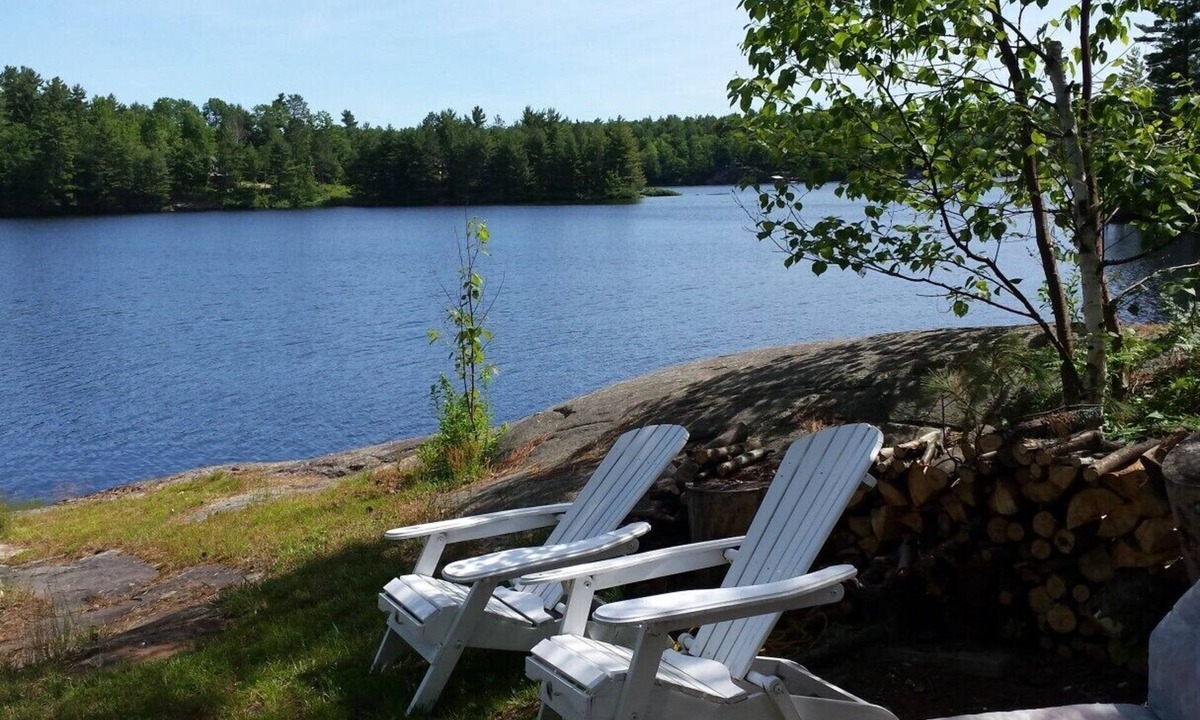 Sebright Cottage | Serene Calm Holiday Homes - Gravenhurst