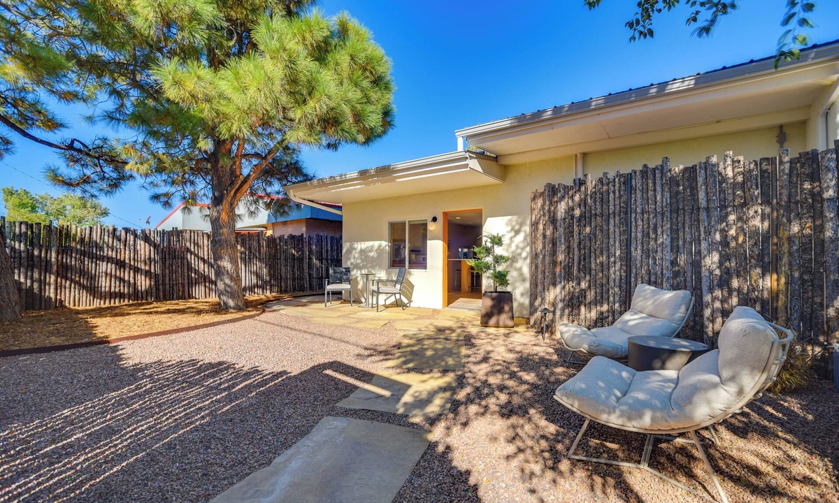 Southside Condo | Serene Couple's Retreat 3 Mi to Dtwn Santa Fe