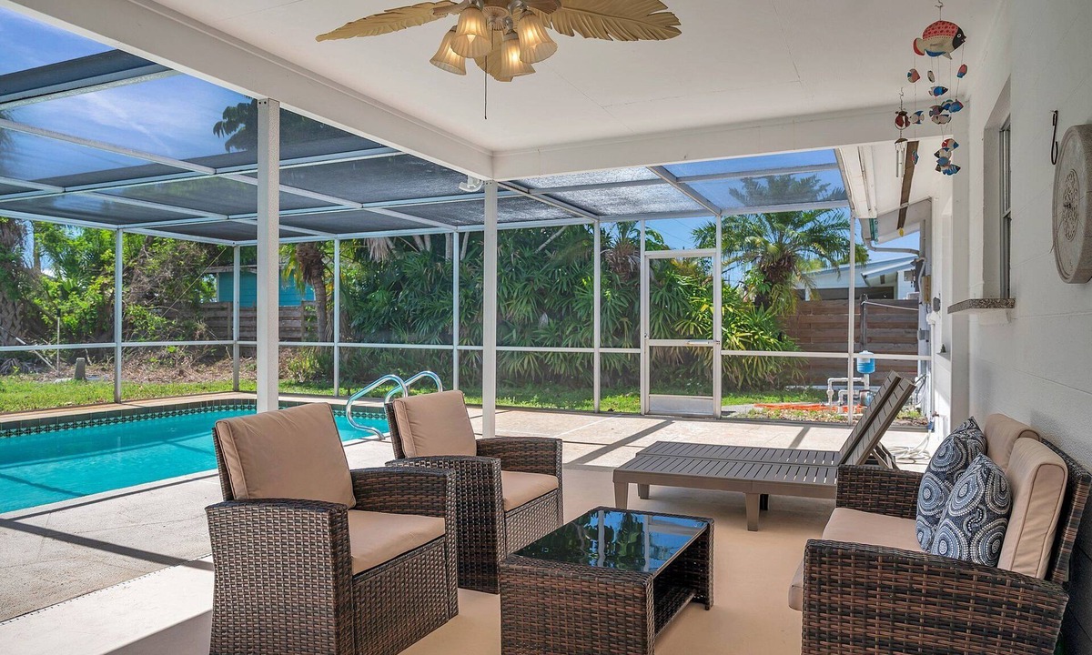 West Bradenton House | Serene Cove with heated pool + spacious yard near beaches