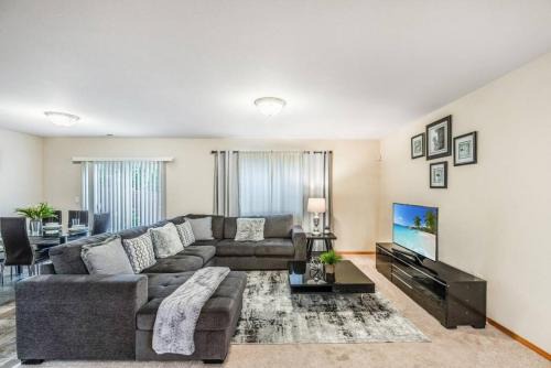 Holly House | Serene Craftsman Near Boeing Everett