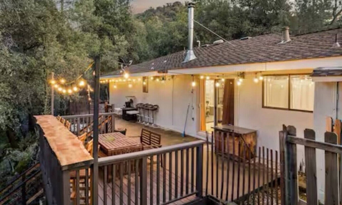 Phoenix Lake-Cedar Ridge House | Serene Creek Escape | SPA Arcade Yosemite 14 guest