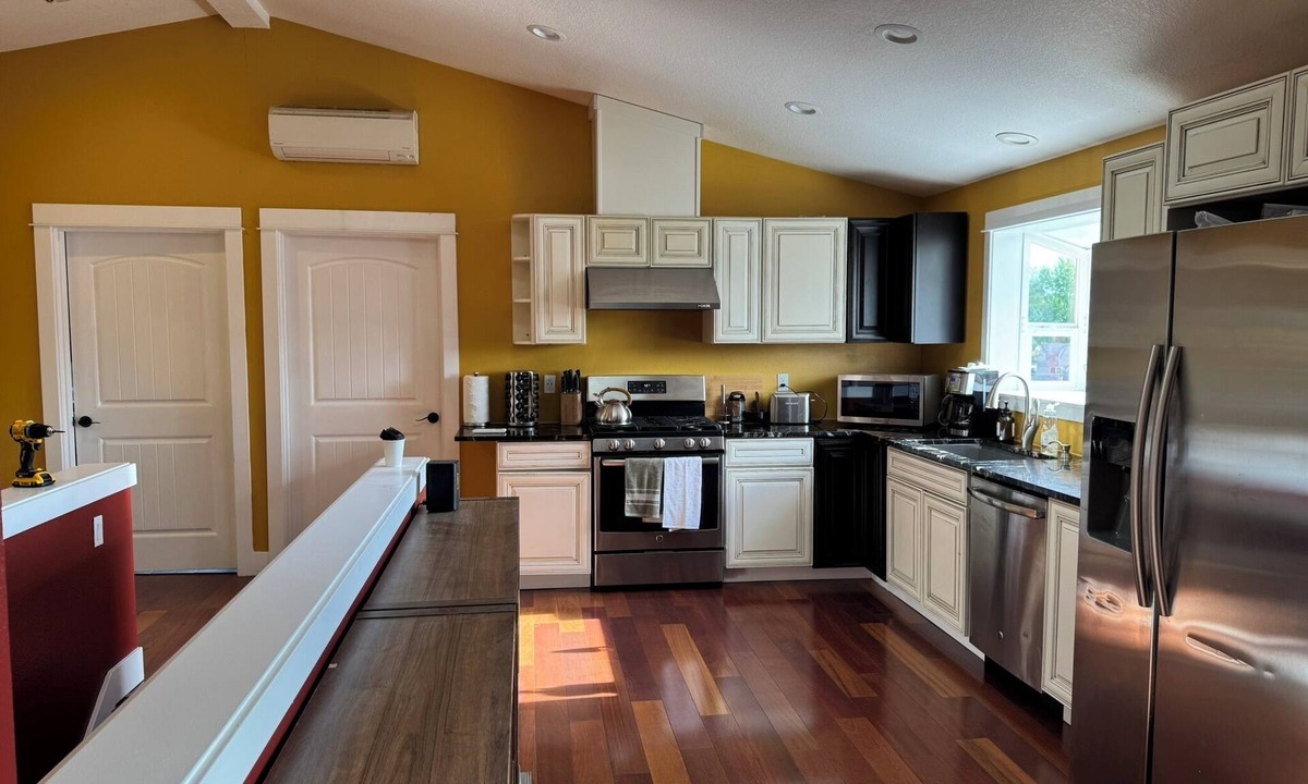 Hillsboro Apartment | Serene Deck & Gazebo Loft