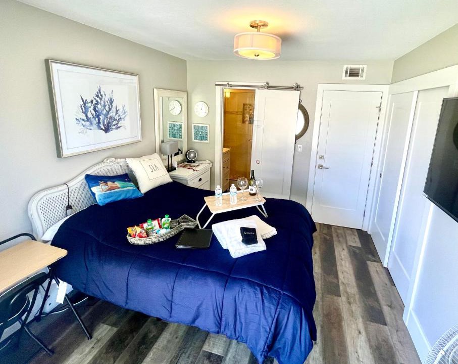 Del Mar Heights House | Serene Del Mar Beach Private Entrance 1 Bd 1 BA Suite