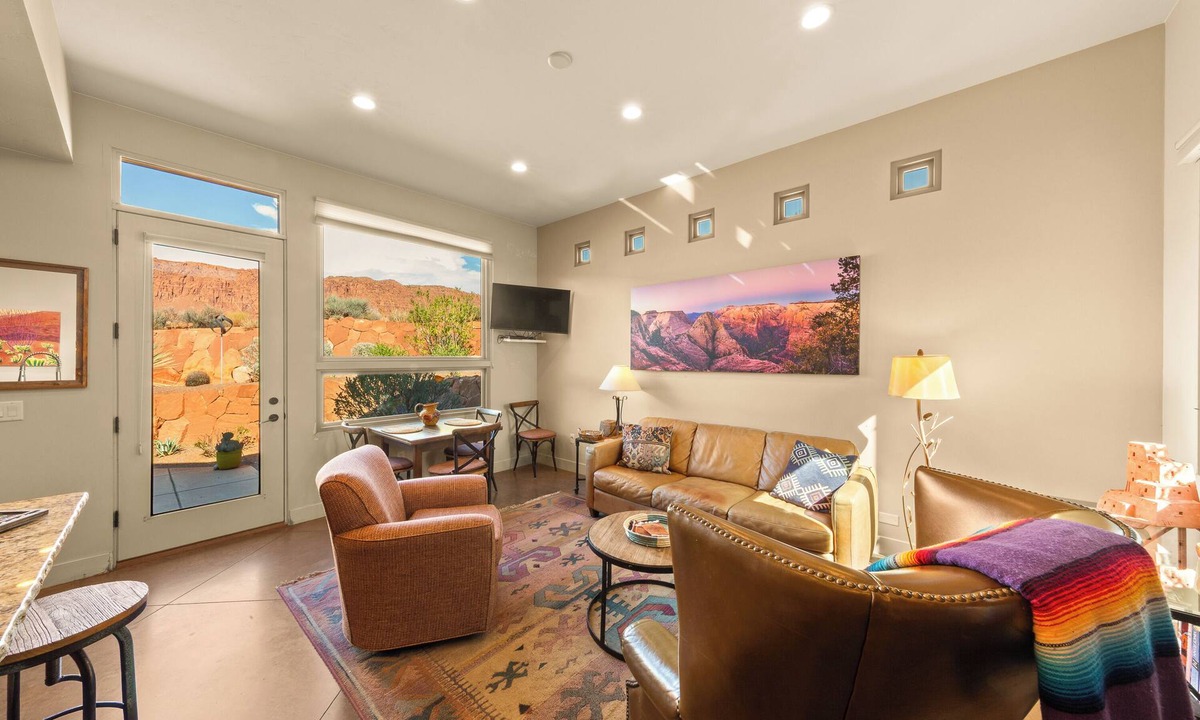 Kayenta Cottage | "SERENE DESERT GETAWAY" La Casa Coyote, Kayenta Art Village W/Views of Red Rock