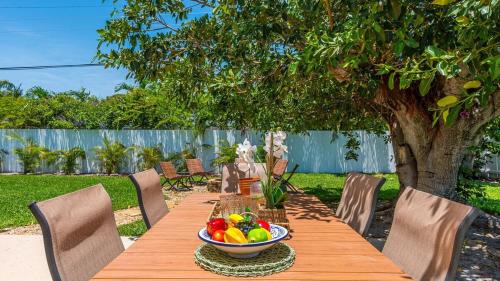 Southside Villa | Serene El Cid Retreat