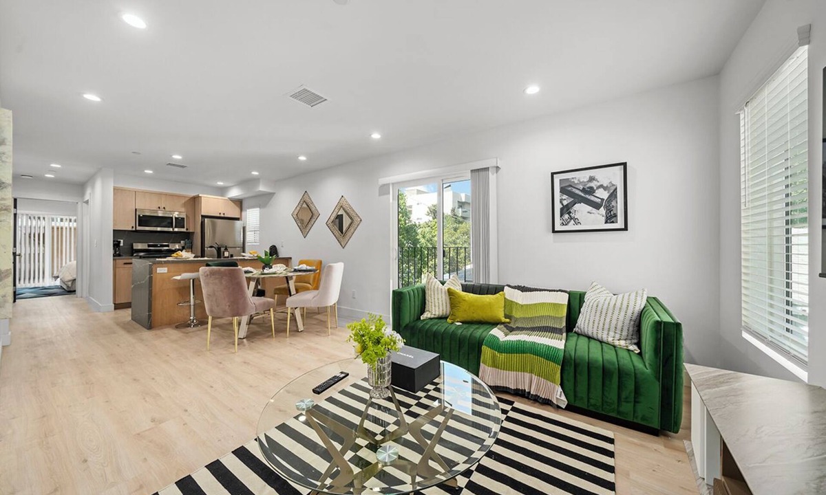 Hollywood House | Serene Escapes Hollywood