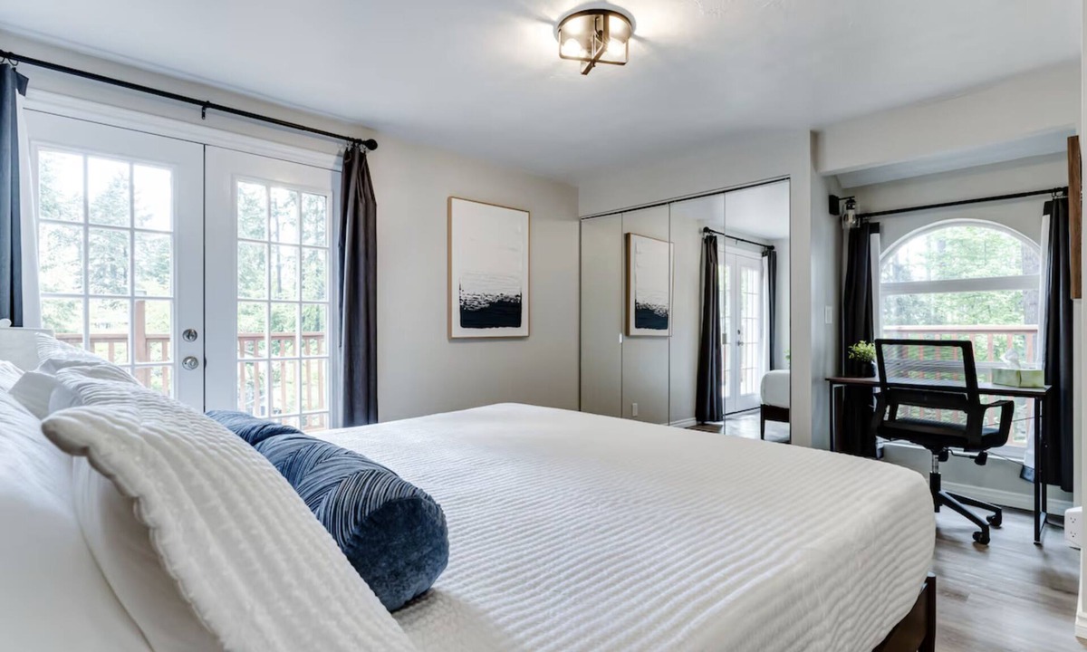 Southeast Eugene House | Serene Forest Haven