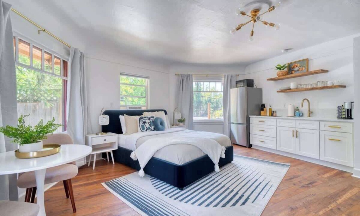 Ashcreek Apartment | Serene Forest Studio - Walk to Multnomah Village