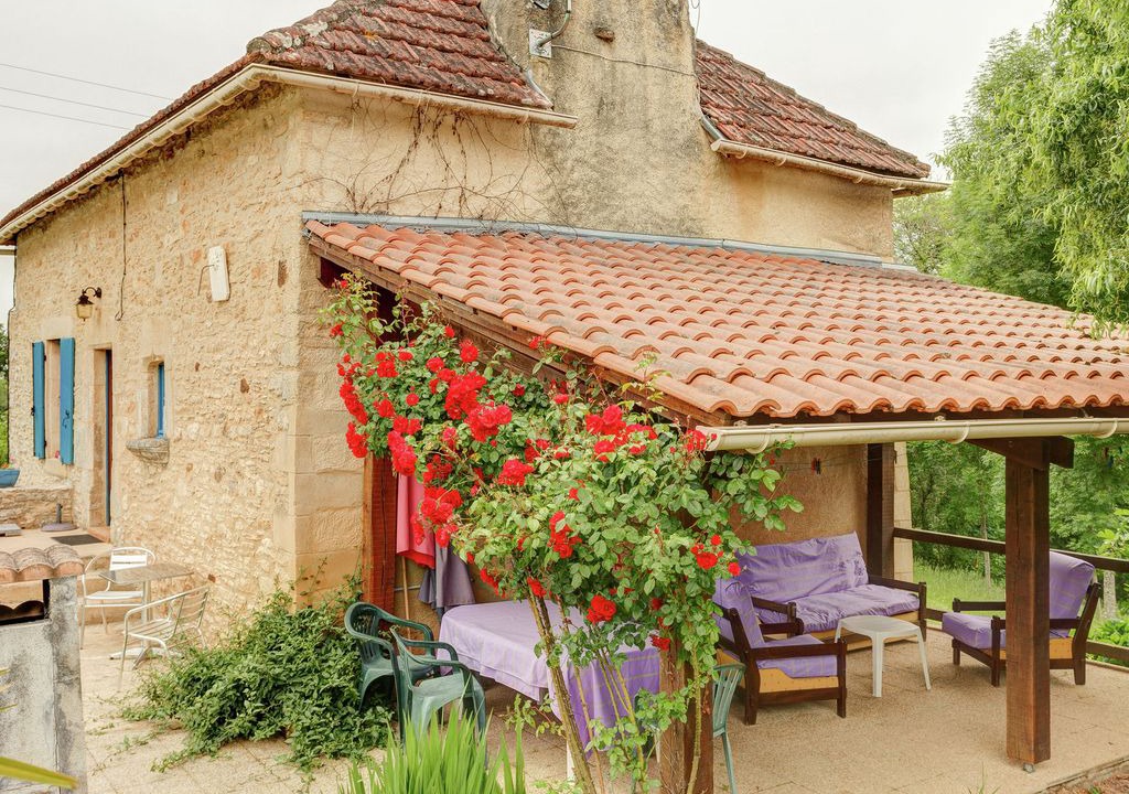 Montcabrier House | Serene Holiday Home in Besse with Swimming Pool