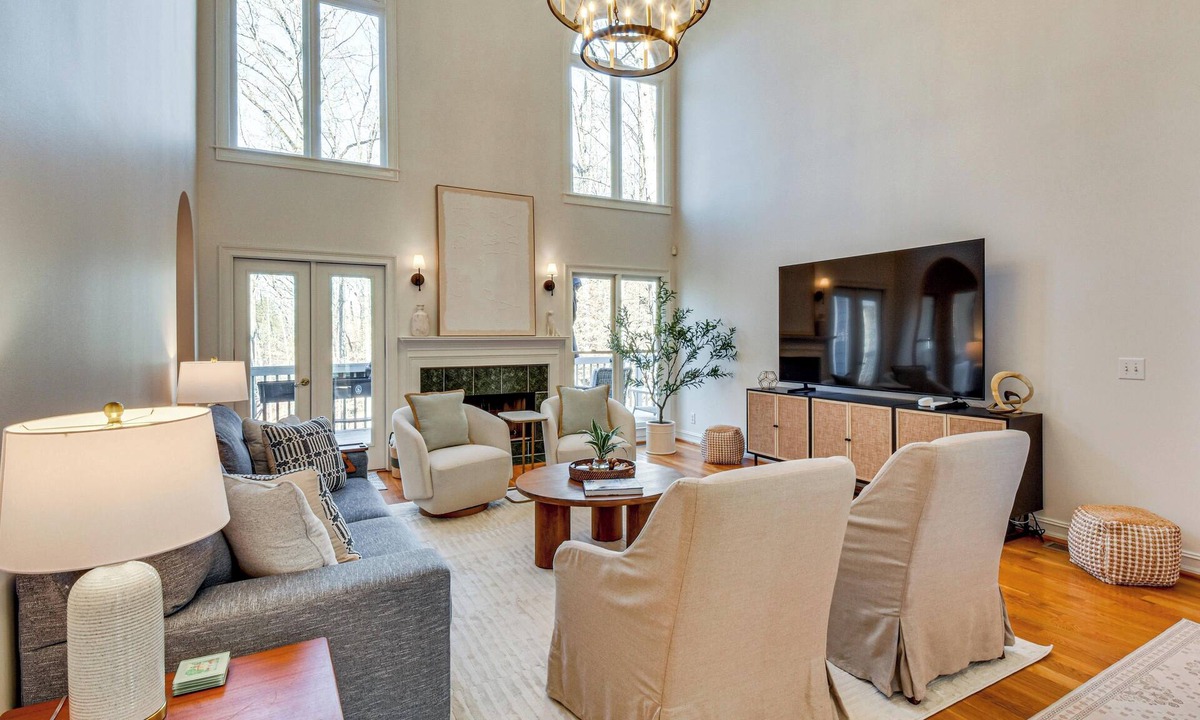 Gainesville House | Serene Lake Lanier Home: Walk to Dock & Fire Pit