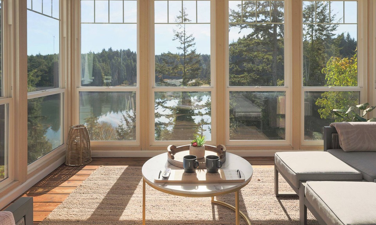 Barview House | Serene Lake View Retreat