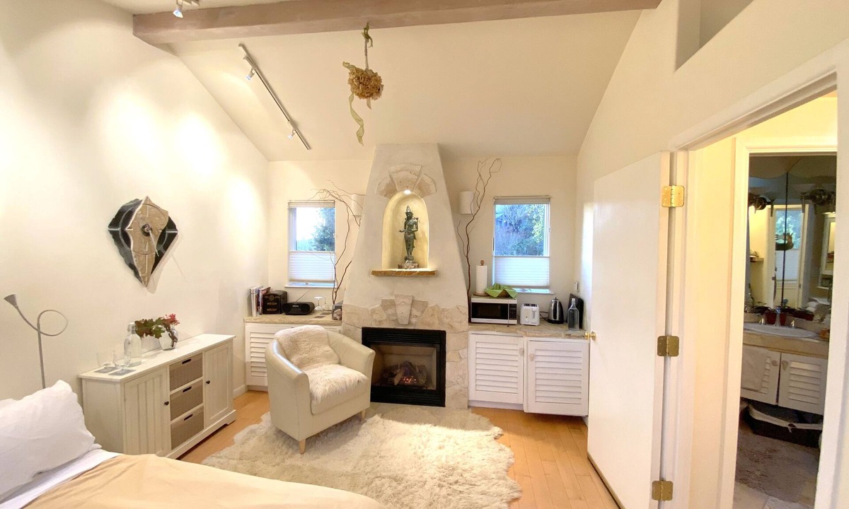 Merriewood Cottage | Serene Montclair Getaway