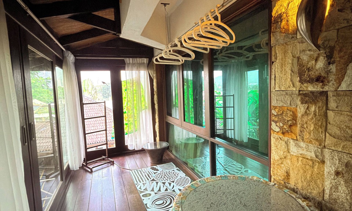 Taman Melawati Villa | Serene Palm Heritage Tropical Villa