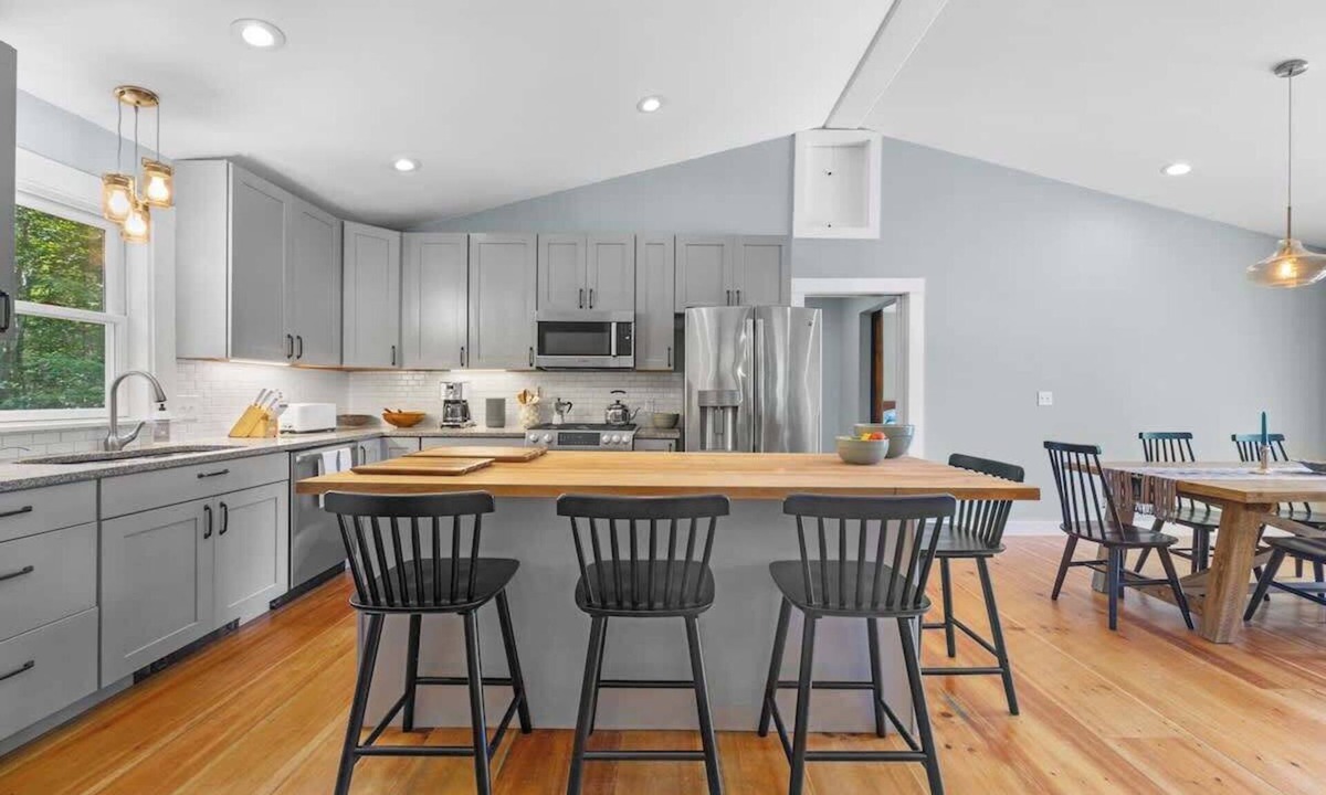 Blue Hill House | Serene Pondside Cottage w/Private Island Camping!