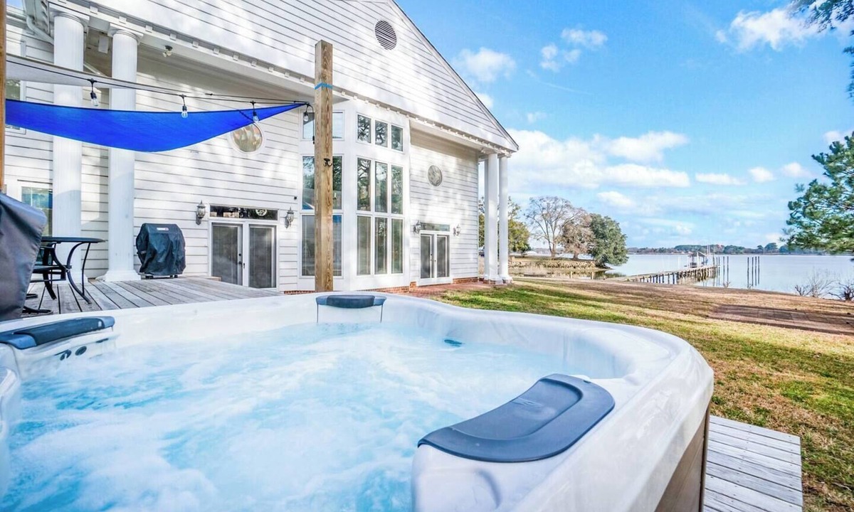 Portsmouth Apartment | Serene Retreat - Hot Tub, Private Dock & Fire Pit