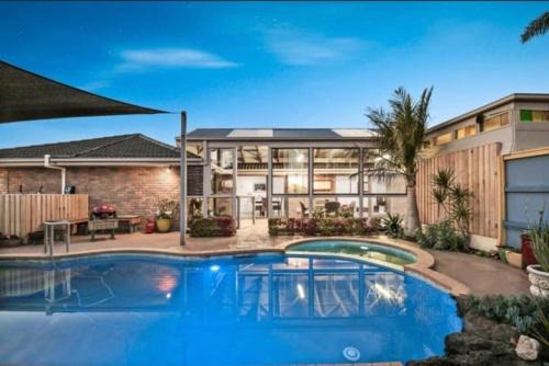 Aspendale Gardens Villa | Serene Retreat Ideal Escape