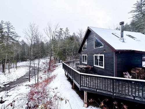 Phoenicia House | Serene Retreat on a Stream