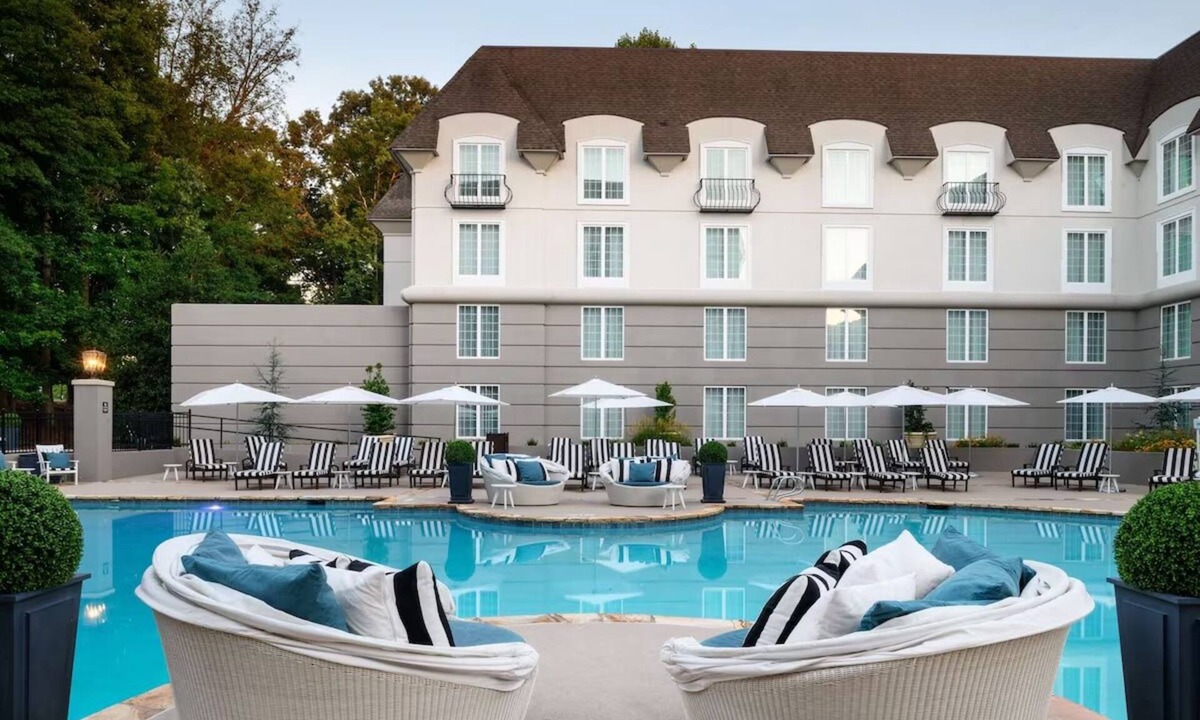 Braselton Hotel | Serene Room w/Elegant Design Ideal for Family Retreats Near Atlanta – 50 Min